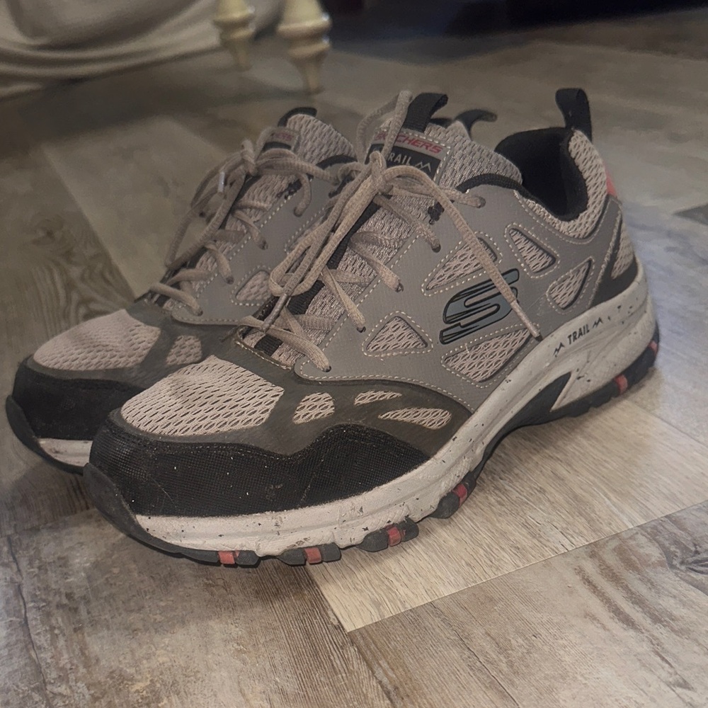 Men’sSkechers Hillcrest trail Gray and Black Sneakers size 9
